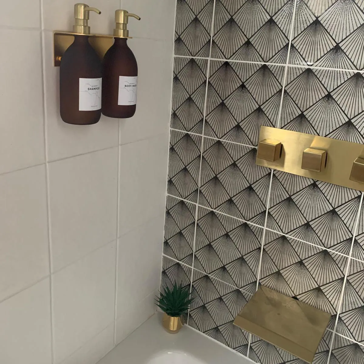 Dyke & Dean bathroom fixtures and product detail